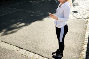 Wie viel Kalorien verbraucht man beim Spazierengehen? Kalorienverbrauch beim Gehen abhängig von Tempo, Gewicht und Strecke berechnen